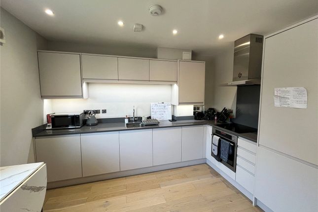 Flat 5, 2, Marion Crescent, Orpington photo 3