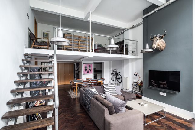 Flat for sale in Park Lofts, Clapham