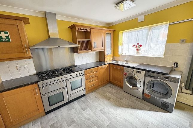 342, Ball Road, Cardiff photo 3