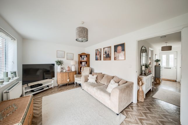 18, Chestnut Avenue Meon Vale, Stratford-upon-Avon photo 4