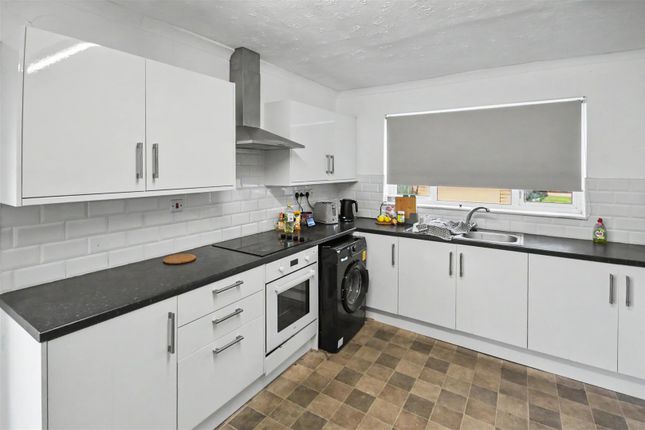 8, Franklin Fields, Corby photo 4