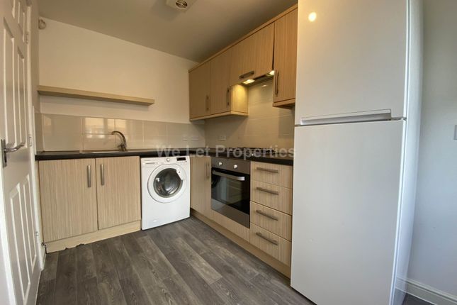 41, Metcombe Way, Manchester photo 3
