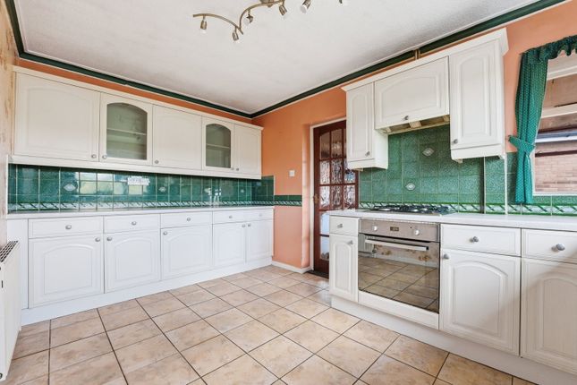 10, Castle View Drive, Matlock photo 4