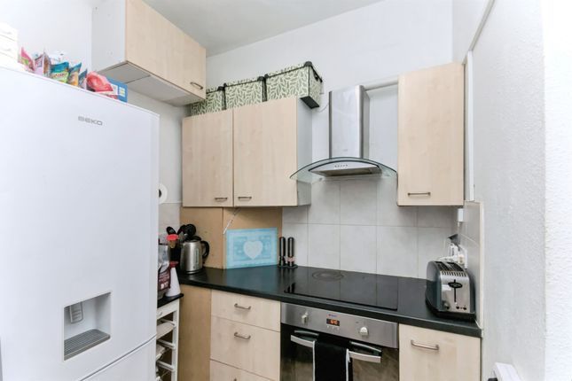 Flat 2, 96, Windsor Road, Bexhill-On-Sea photo 4