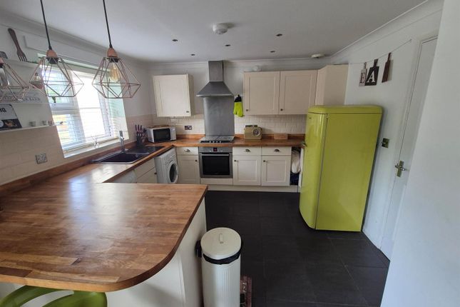 15, Lamorna Close, Hayle photo 3