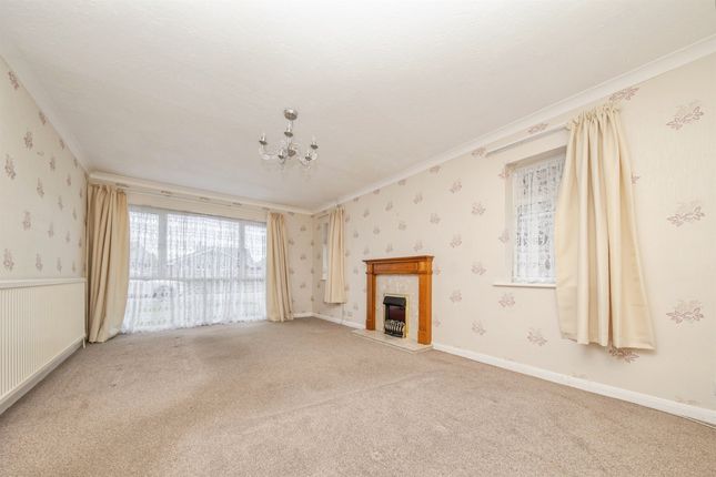 6, Ladbrooke Road, Clacton-On-Sea photo 3