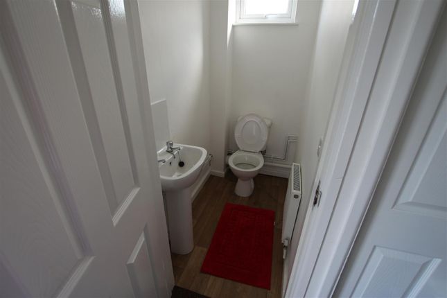Room 3, 52, Thorn Hill, Northampton photo 5
