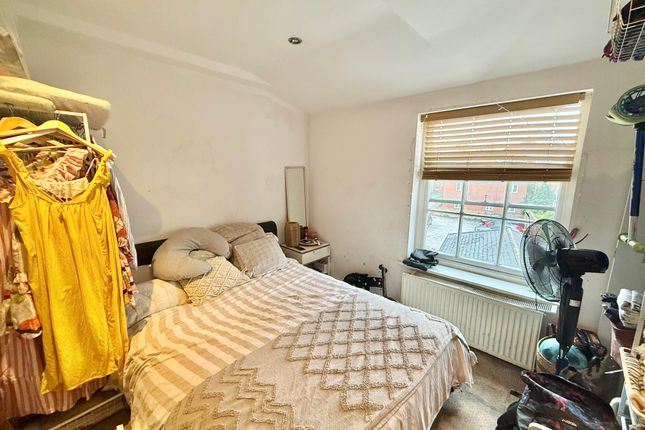 Flat 4 Oswald House, Queens St, Reading photo 4