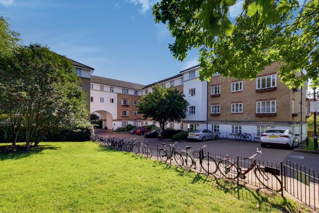 Thumbnail Flat for sale in Goddard Place, London