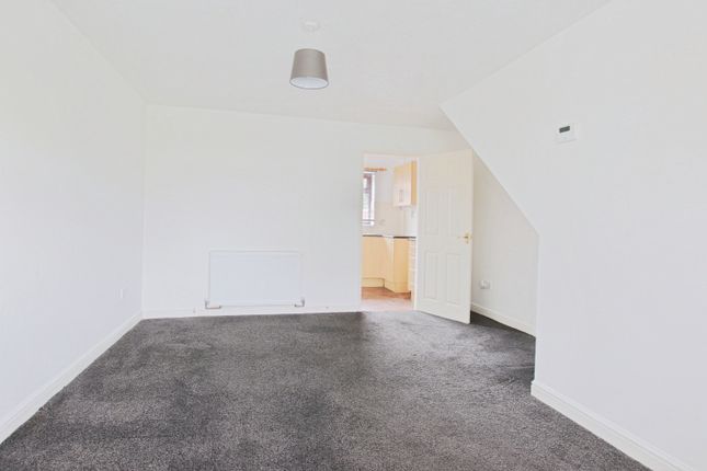 1, Sycamore Close, Hull photo 4