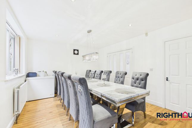 16 Raeburn Drive, Bradford photo 3