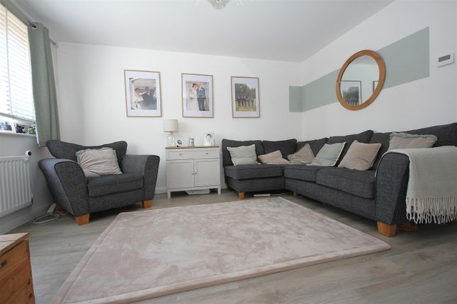 24, Curbridge Way, Southampton photo 4