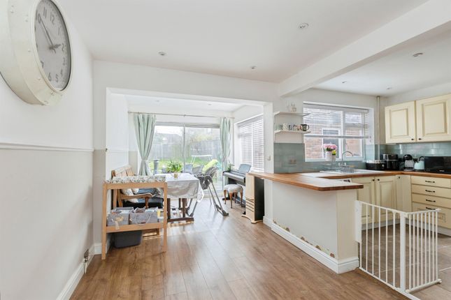 5, Fairstone Hill, Leicester photo 2