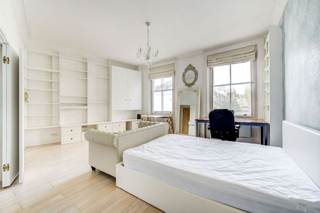 Studio flat on Gloucester Road, South Kensington, £3,684/mo