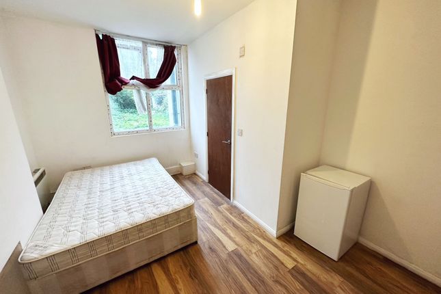 Thumbnail Room to rent in Parchmore Road, Thornton Heath
