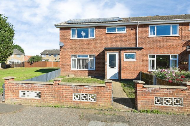 3-bed terraced on Tawny Sedge, KING'S LYNN, £200,000