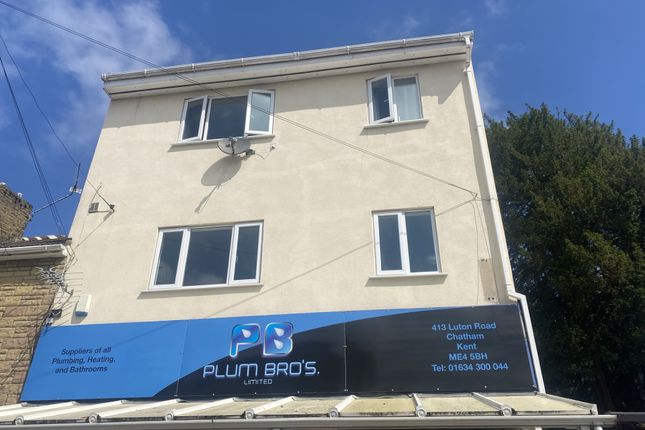 Flat to rent in Kings Court, 413 Luton Road, Chatham, Kent