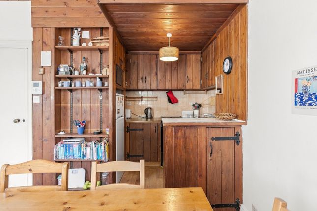 Flat 6, 22, Hornton Street, London photo 4