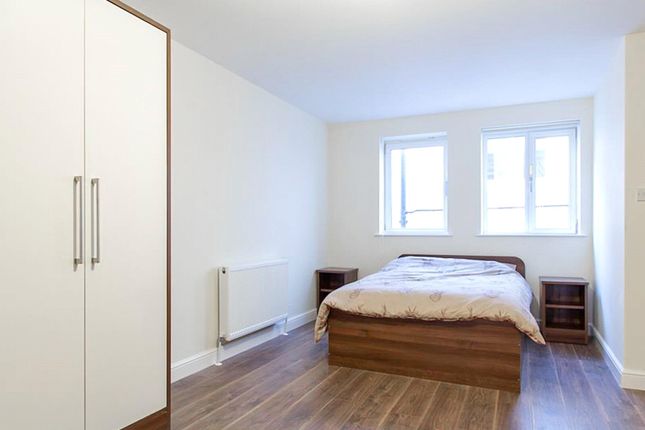 Flat to rent in Blenheim Terrace, Leeds