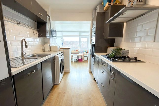 11, Cottey Crescent, Devon photo 4