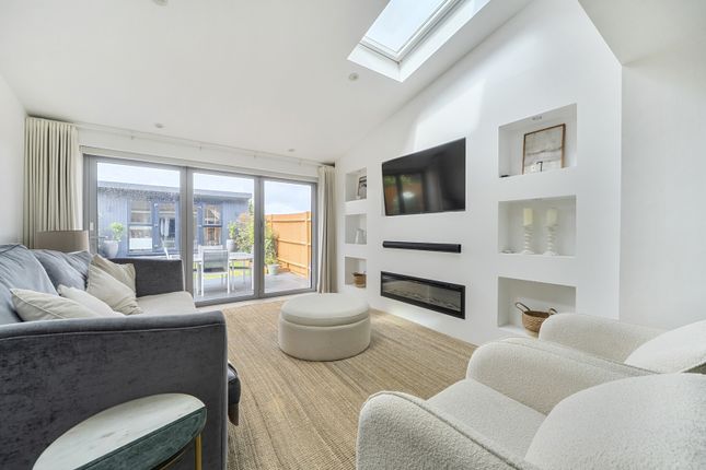 6, Farmers Place, Gerrards Cross photo 3