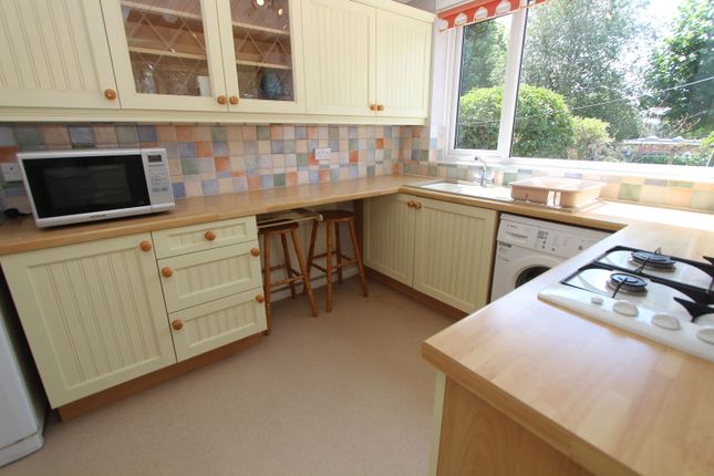 9, Brandon Way, Brierley Hill photo 3