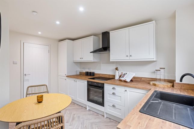 2, Burnhouse Drive, Whitburn photo 3