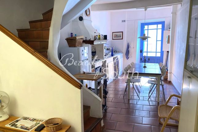 Country house for sale in Peyriac-De-Mer, 11440, France