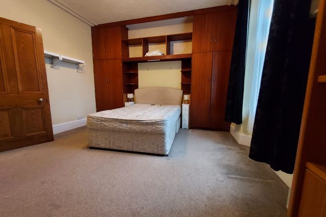 Flat to rent in Roslin Street, The City Centre, Aberdeen