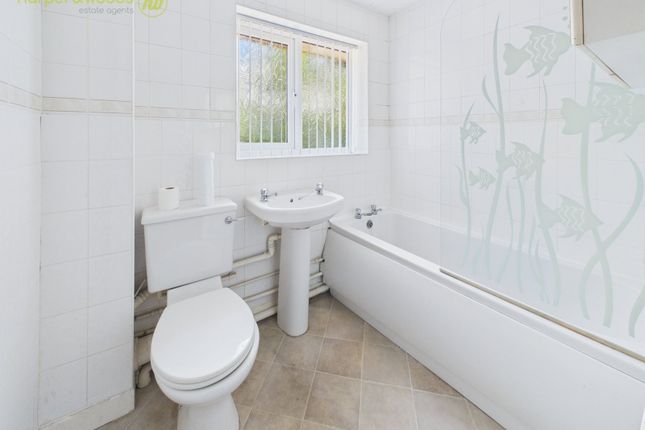 4, Ross Tower Court, Wirral photo 2