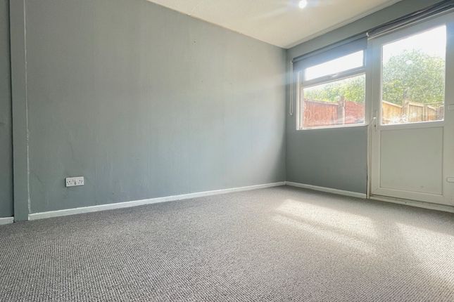 41, Cedar Close, Telford photo 3