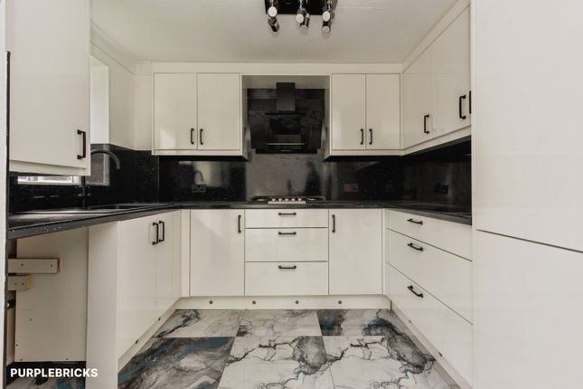 20, Sandpiper Drive, Stockport photo 2