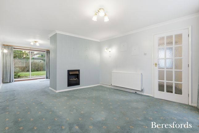 25, Tomlyns Close, Brentwood photo 3