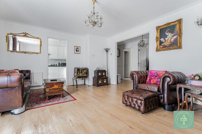 Flat 11, Freame House, 6 Cunard Crescent, London photo 4