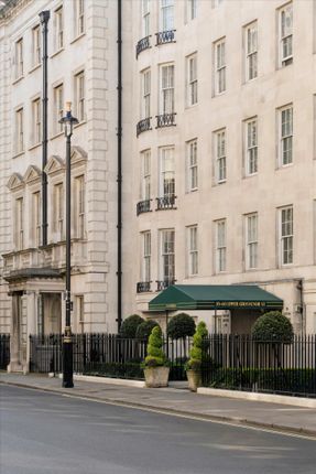 Eaton House, London photo 3