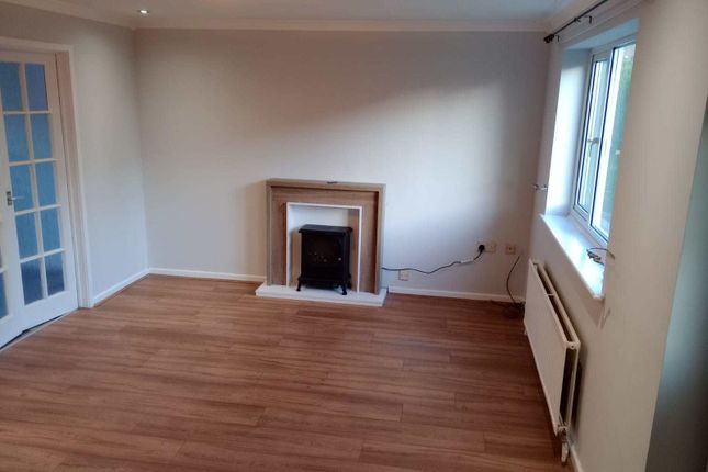 27, Old Mill Crescent, Newark photo 5