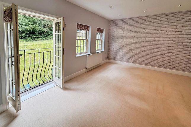 15 The Woodlands, Telford photo 4