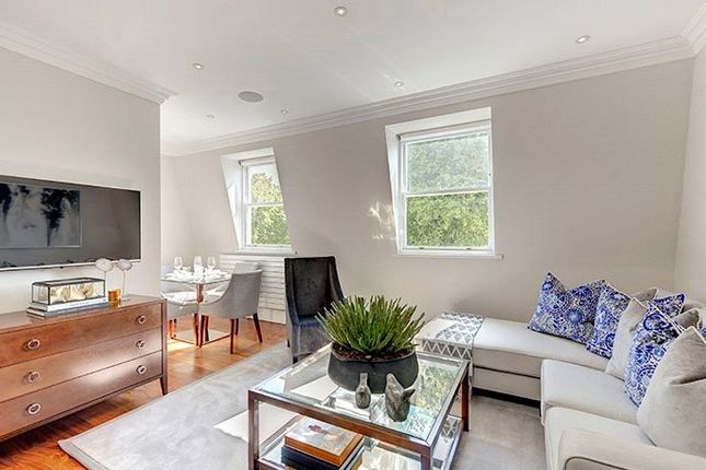 Flat to rent in Kensington Gardens Square, Bayswater