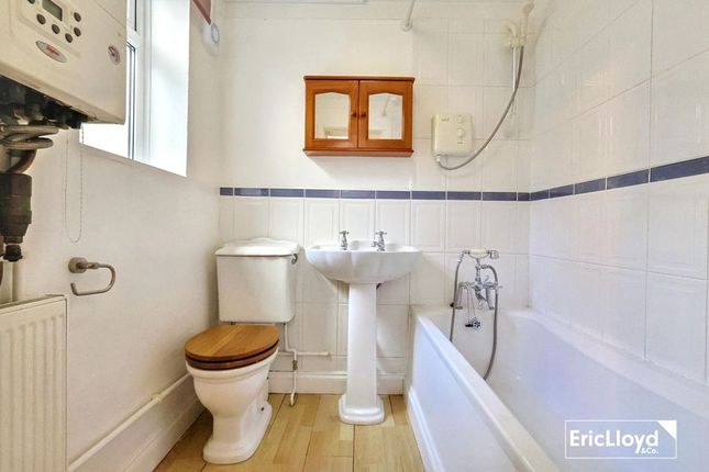 Flat 2 Willowsmere, Parkham Road, Brixham photo 4