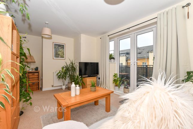 1-bed flat on 71, Laurens Van Der Post Way, Ashford, £140,000