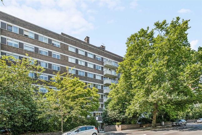 Thumbnail Flat for sale in Warwick Gardens, London