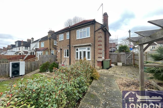 1, Demesne Road, Wallington photo 2