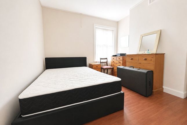 52, Elmer Road, London photo 4