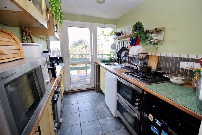 Flat 5, Florence Court Bullar Road, Southampton photo 2