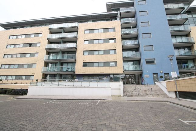 Flat to rent in Fathom Court, Basin Approach, Gallions Reach