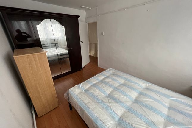 Room to rent in Burslem Street, Shadwell