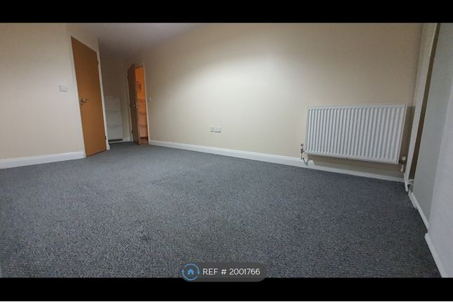 Flat to rent in City House, Croydon