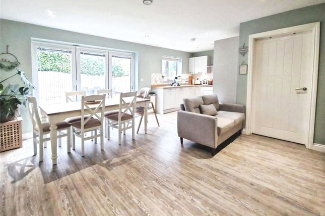 9, Bridgefield Close, Manchester photo 3