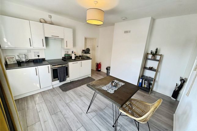 4, Watchetts Road, Surrey photo 2
