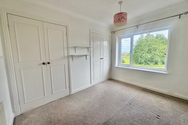 11, East View, LEEDS photo 5